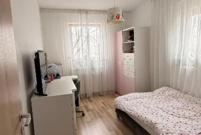 Apartament cu 3 camere semidecomandat în Central - 8