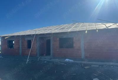 Casă cu Teren 820 Mp în Șag