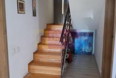 Casă individuală cu 5 camere cu Canalizare în Tineretului - 34