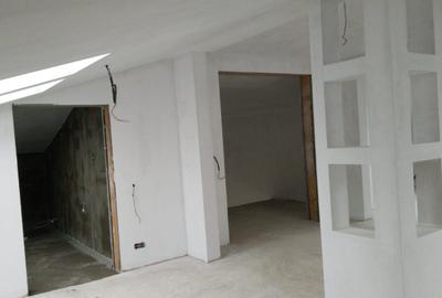 Casă individuală cu 9 camere cu Canalizare în Sisești - 9