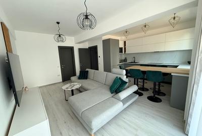 Apartament cu 2 camere decomandat în Tractorul