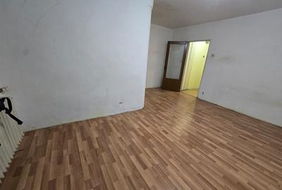 Garsonieră ideală pentru investiție, zona Gorjului- Moinesti, 200 m de metrou ! - 1