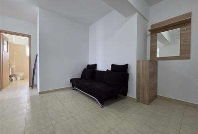 Apartament cu 2 camere semidecomandat, mobilat în Tractorul - 17