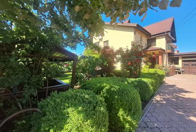 Casa individuala cu piscina. P+1+M. zona foarte buna - 54