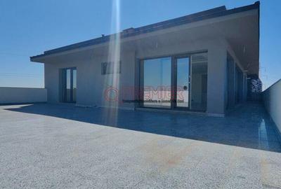 Apartament cu 4 camere în Metalurgiei - 1