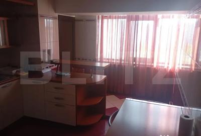 Apartament cu 4 camere decomandat, mobilat în Cetate - 3
