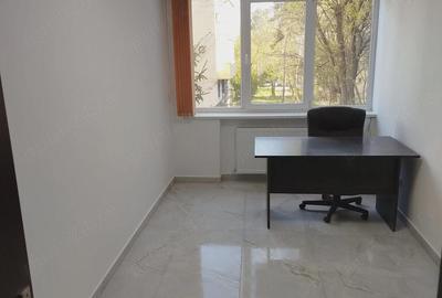 Spațiu comercial, de 46 mp, în Policlinica - 4