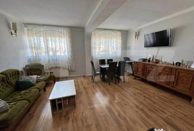 Casă cu 7 camere cu Teren 583 Mp în Păulești