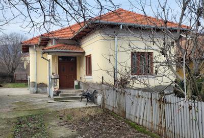 Casă cu 4 camere în Bucșani - 7