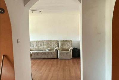 Apartament cu 3 camere decomandat în Bocșa - 12