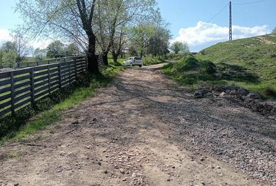 Teren de 1800 mp, în Varvata - 5