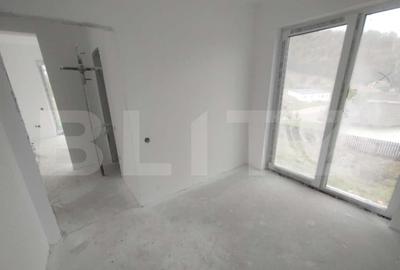 Casa 111 mp,pe 2 nivele cu 4 camere,570 mp teren,zona Valea - 1