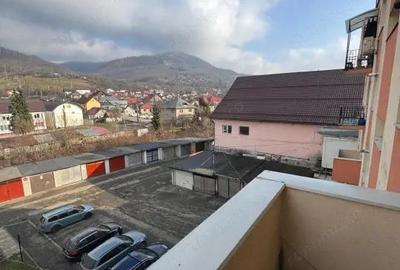 Apartament cu 3 camere semidecomandat în Central - 8