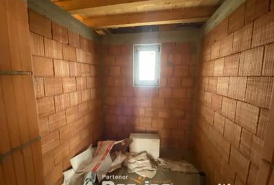 Casă cu 7 camere cu Teren 500 Mp în Ciritei - 10