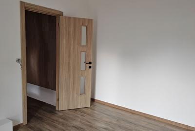 Corp de casa P+M,ASTRA - Carpatilor -LIDL- ,curte comuna,teren 400 mp. - 6
