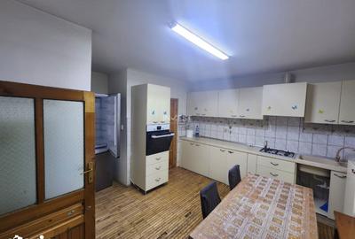 Casă cu 4 camere cu Canalizare în Podul de Fier - 12