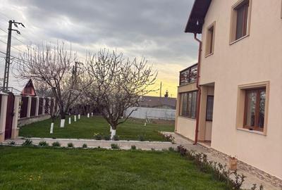 Casă cu 4 camere în Central - 1