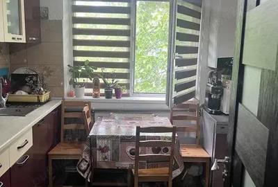3 camere Micro 3,mobilat si utilitat, zona scolii 11 - 8