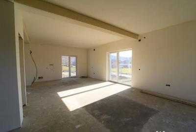 Casă cu 4 camere cu Teren 235 Mp în Central - 4