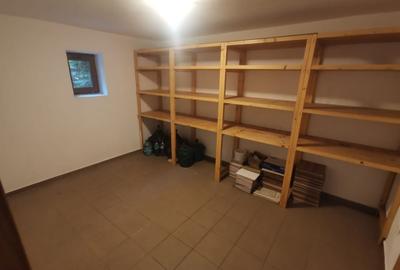 Casă cu 8 camere cu Canalizare în Lacul Tei - 3