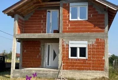 Casă cu 5 camere cu Teren 500 Mp în Oșorhei - 2