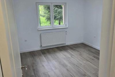 Garsonieră decomandată în Livezeni - 2