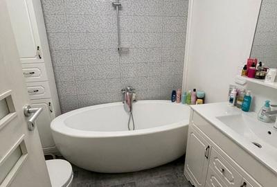 Apartament cu 3 camere decomandat în Central - 8