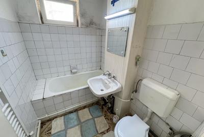 Apartament cu 3 camere decomandat, mobilat în CET - 6
