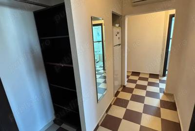 Vanzare apartament 2 camere decomandat