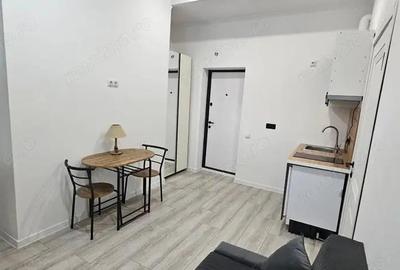 Garsoniera complet mobilata situata la 5 minute de mers pe jos de Colegiul National 'Mihai Eminescu' - 1