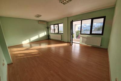 Spațiu comercial, de 35 mp, în Central - 7