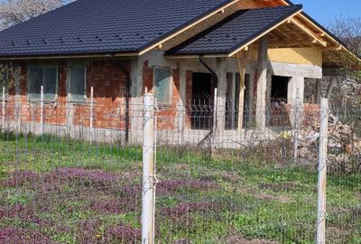 Casă cu 4 camere în Central - 3