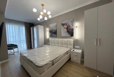 Garsonieră decomandată în Titan