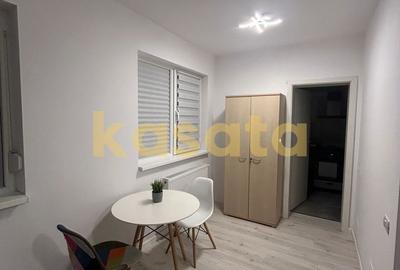 Garsonieră decomandată în Central - 7