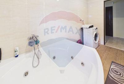 Casă cu 7 camere cu Teren 354 Mp în Cumpătu - 13