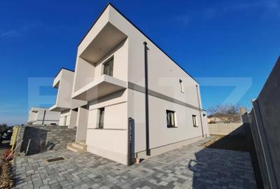 Casă cu 4 camere cu Teren 250 Mp în Moșnița Veche - 1