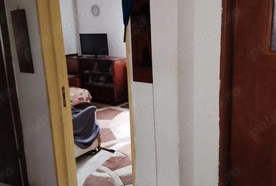 Garsonieră decomandată în Vest