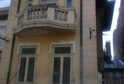 Casă cu 6 camere cu Teren 250 Mp în Central - 2