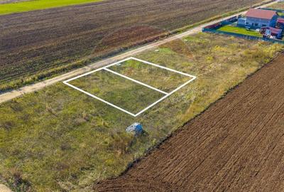 Teren Construcții intravilan de 650 mp, în Nord - 2