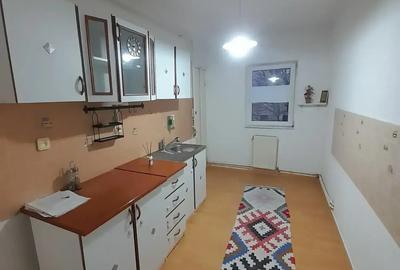 PROPRIETAR Vand apartament DECOMANDAT 2 camere, 2 locuri de parcare - 1