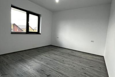 Casă cu 4 camere cu Teren 125 Mp în Central - 4