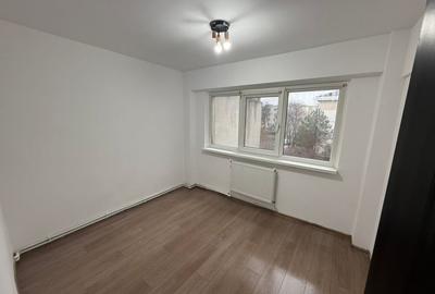 Apartament cu 3 camere decomandat în Obor - 4