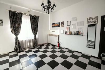 Spațiu comercial, de 144 mp, în Central - 3