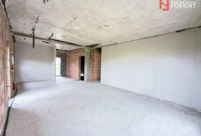 Casă cu 4 camere cu Teren 300 Mp în Săcălaz