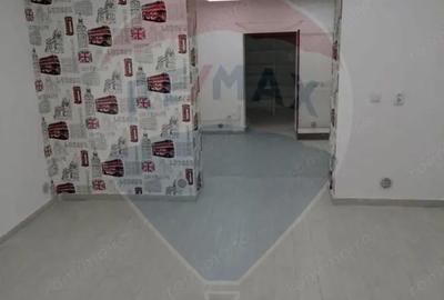 Spațiu comercial, de 72 mp, în Central - 4