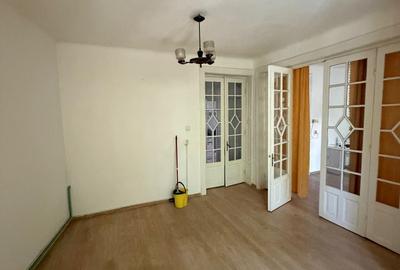 2 Camere, Unirii-Regina Maria