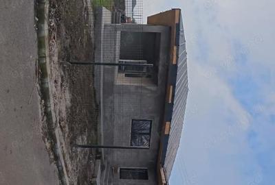 Casă cu Teren 568 Mp în Dulcești - 1