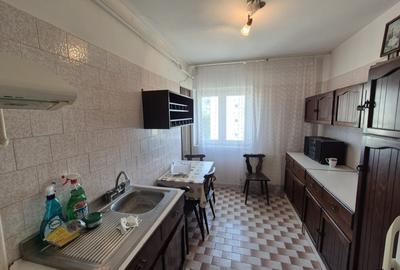 Apartament 3 camere confort 1 decomandat, foarte spatios, etaj 3 - 5