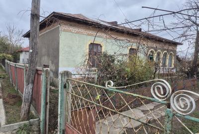 Casă cu 4 camere în - 6