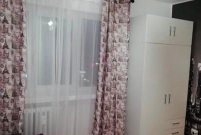 Apartament cu 4 camere decomandat în Calea București - 2